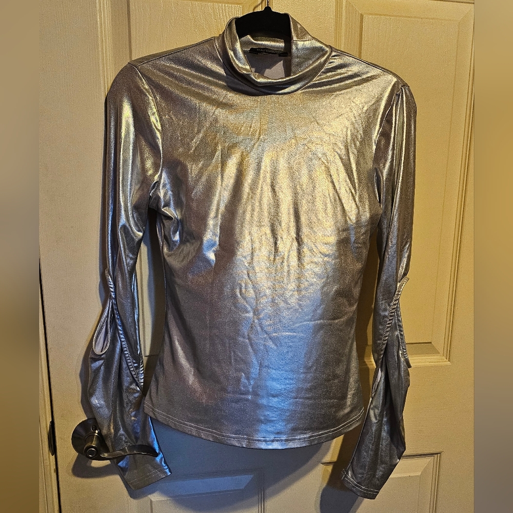 Silver Metalic M Top